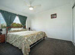 25 Holly Ave, Cawdor QLD 4352, Australia