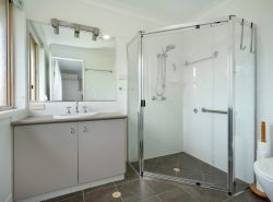 25 Holly Ave, Cawdor QLD 4352, Australia