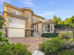 15 Carnarvon Rd, Roseville NSW 2069, Australia