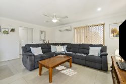 Unit 1/84 Honeymyrtle Dr, Banora Point NSW 2486, Australia