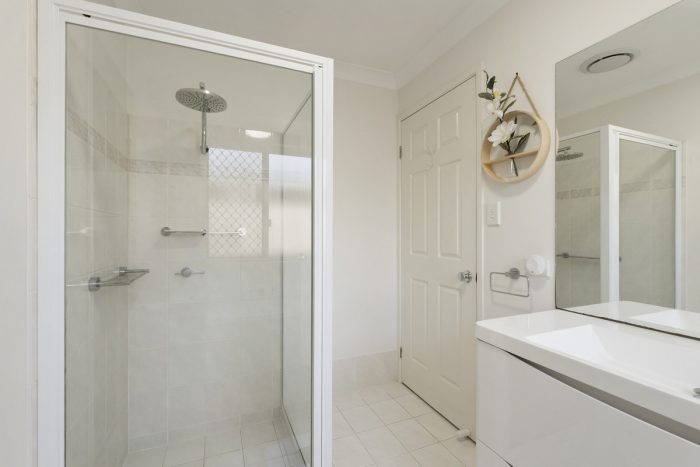 Unit 1/84 Honeymyrtle Dr, Banora Point NSW 2486, Australia
