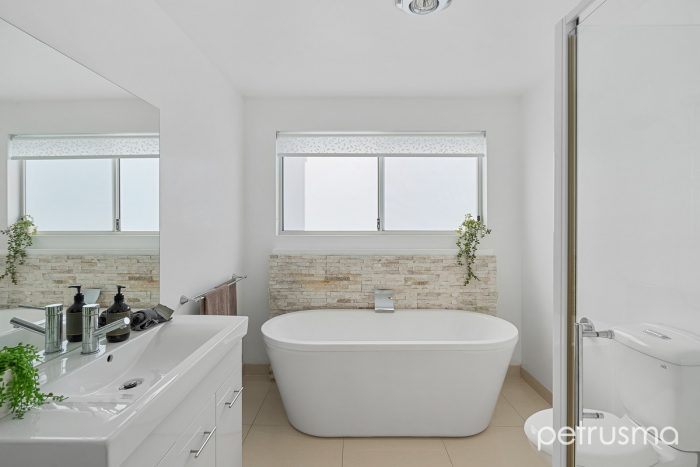 3 Jasper Ct, Oakdowns TAS 7019, Australia
