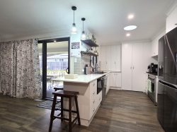 1 Lavena Ct, Stanthorpe QLD 4380, Australia