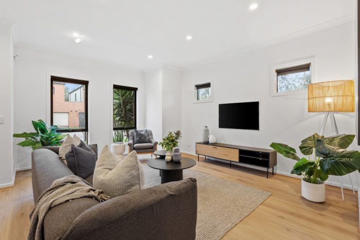 32 Lawn Cres, Braybrook VIC 3019, Australia