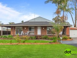 1 Lloyd Ave, Chain Valley Bay NSW 2259, Australia