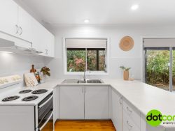 1 Lloyd Ave, Chain Valley Bay NSW 2259, Australia