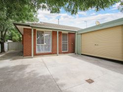 Unit 2/49 Mayfair Dr, West Wodonga VIC 3690, Australia