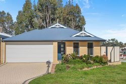19 Myall Fairway, Clarkson WA 6030, Australia
