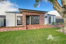 19 King Rd, East Bunbury WA 6230, Australia