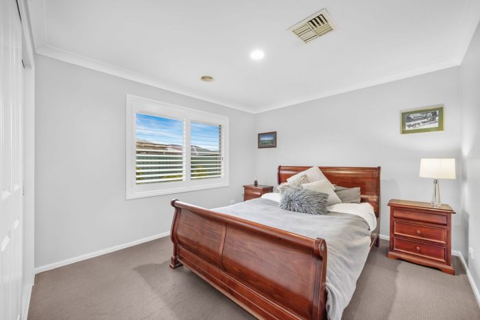 13 Northcliffe Pl, Queanbeyan East NSW 2620, Australia