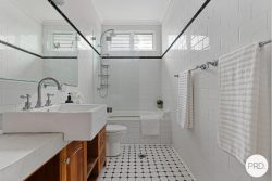 9 Penshurst Ave, Penshurst NSW 2222, Australia