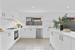 67 Pioneer Dr, Deer Park VIC 3023, Australia