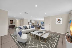 2 Parkvista Dr, Truganina VIC 3029, Australia