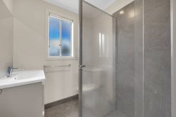 2 Parkvista Dr, Truganina VIC 3029, Australia