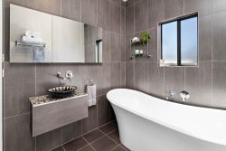 15 Renown Ave, Shoalhaven Heads NSW 2535, Australia