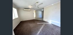 Unit 4/11 Ribbon Ct, Glenella QLD 4740, Australia