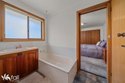 124 Saxon Dr, Acton Park TAS 7170, Australia
