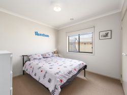 9 Settlers Dr, Kialla VIC 3631, Australia