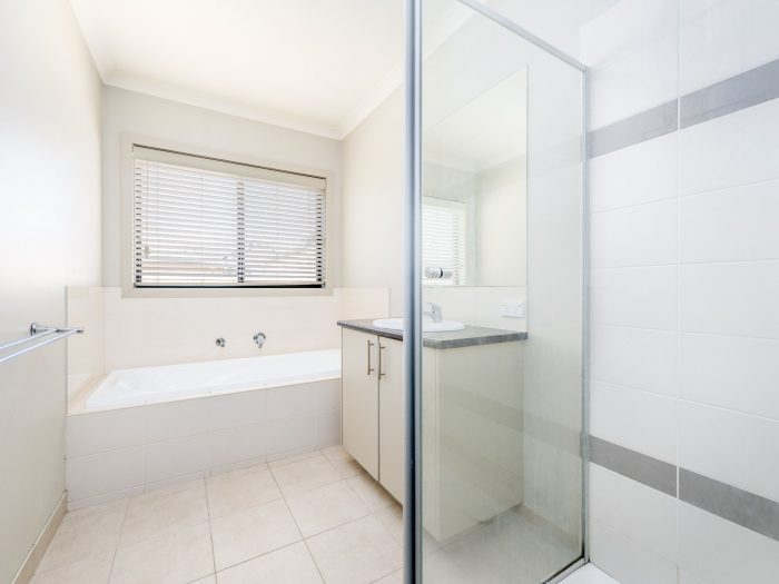 9 Settlers Dr, Kialla VIC 3631, Australia
