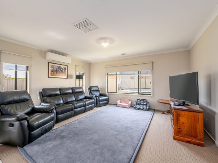 9 Settlers Dr, Kialla VIC 3631, Australia