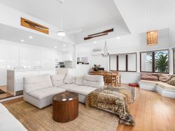 90 Skye Point Rd, Coal Point NSW 2283, Australia