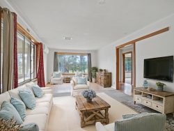 4 Steel Rd, Hamilton VIC 3300, Australia