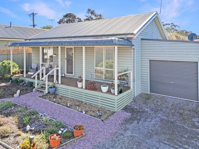 Unit 2/3 Stewart St, Hamilton VIC 3300, Australia
