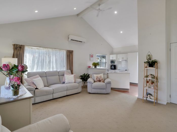 Unit 2/3 Stewart St, Hamilton VIC 3300, Australia