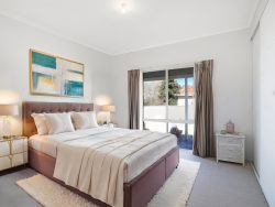 Unit 2/3 Stewart St, Hamilton VIC 3300, Australia