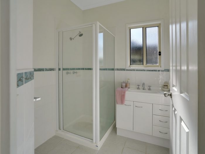 Unit 2/3 Stewart St, Hamilton VIC 3300, Australia