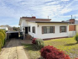 7 Taylor Rd, Young NSW 2594, Australia