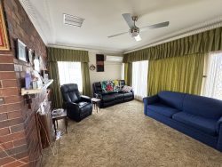 7 Taylor Rd, Young NSW 2594, Australia
