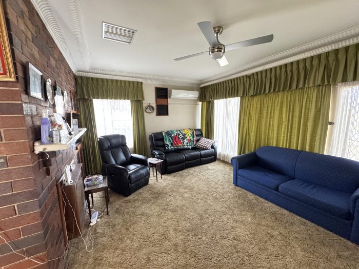 7 Taylor Rd, Young NSW 2594, Australia