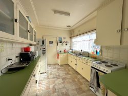 7 Taylor Rd, Young NSW 2594, Australia