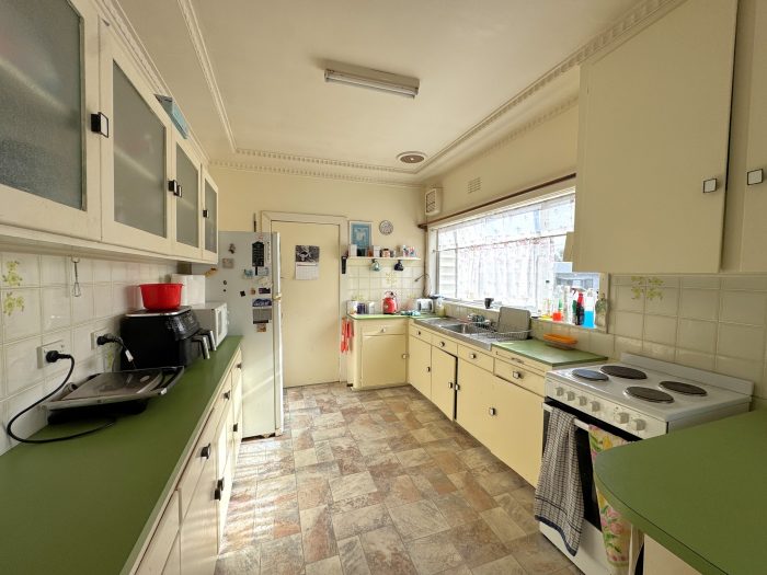 7 Taylor Rd, Young NSW 2594, Australia