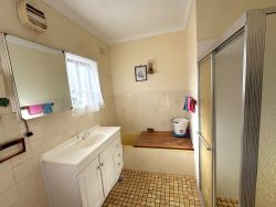 7 Taylor Rd, Young NSW 2594, Australia