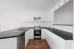 1/122 Tharwa Rd, Karabar NSW 2620, Australia