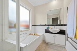 Unit 11/11-15 The Deviation, Wheelers Hill VIC 3150, Australia