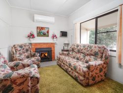 13 Turnbull St, Coleraine VIC 3315, Australia