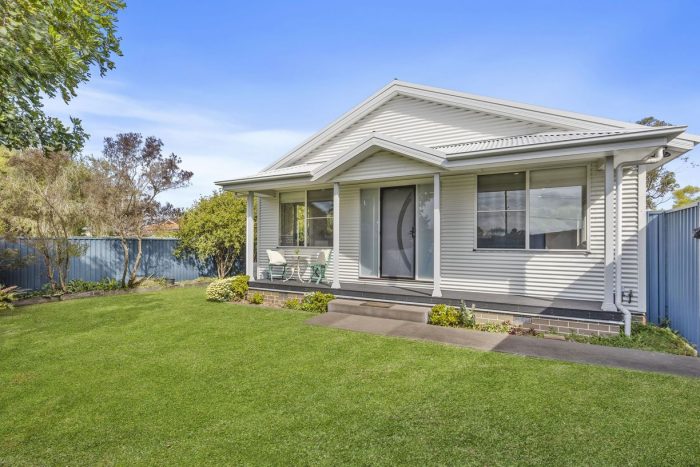 11 Hume Blvd, Killarney Vale NSW 2261, Australia