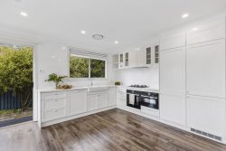 11 Hume Blvd, Killarney Vale NSW 2261, Australia