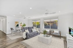 11 Hume Blvd, Killarney Vale NSW 2261, Australia