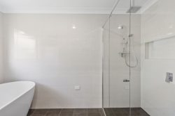 11 Hume Blvd, Killarney Vale NSW 2261, Australia