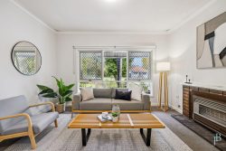 121 Bulong Ave, Redcliffe WA 6104, Australia