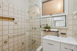 121 Bulong Ave, Redcliffe WA 6104, Australia