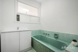 35 Willow Ave, Glen Waverley VIC 3150, Australia