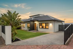 74 Yacca Rd, Seacliff SA 5049, Australia