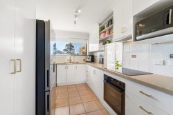 9 Zoe Ct, Centenary Heights QLD 4350, Australia