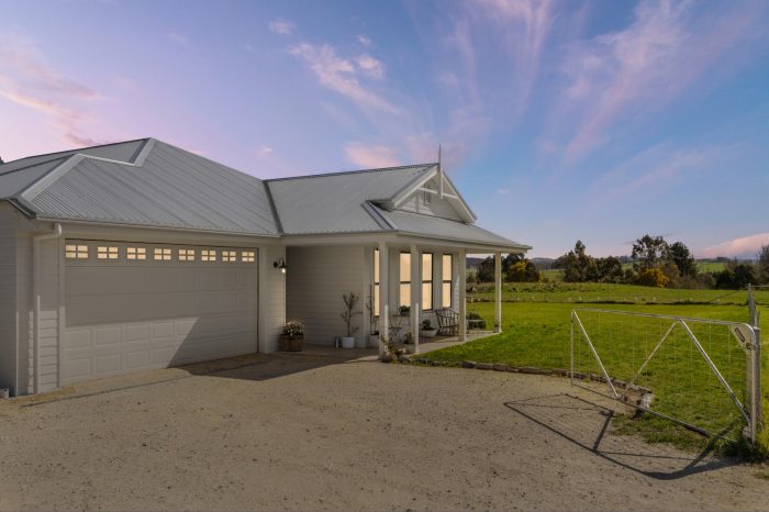 14 Acacia St, Gundaroo NSW 2620, Australia