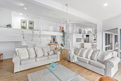 8 Arundel Ct, Cannonvale QLD 4802, Australia